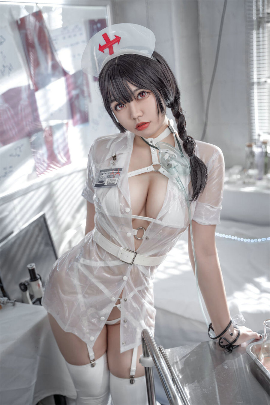 啊日日_Ganlory – 未来白色护士 [52P-193MB]-优选资源网
