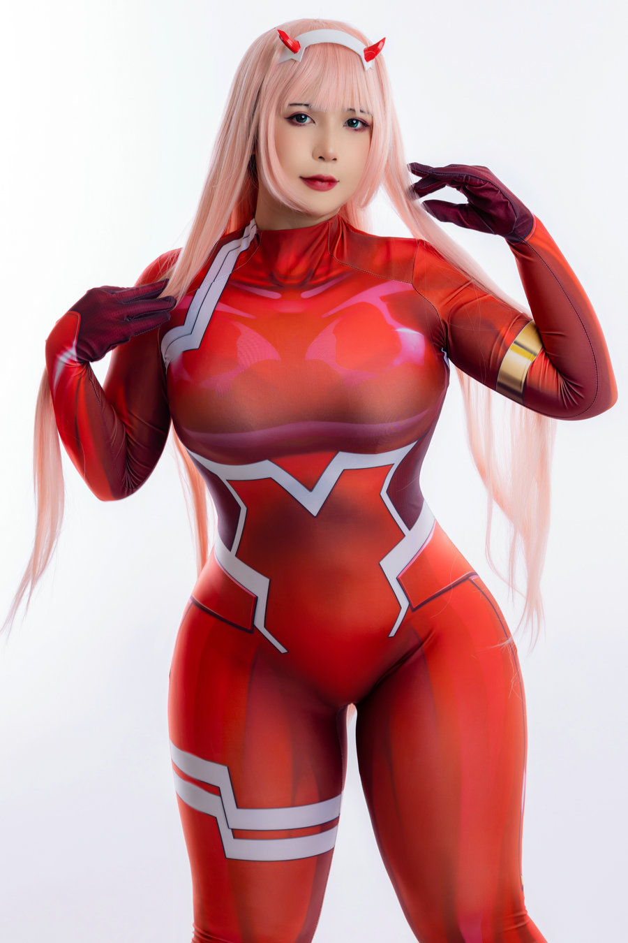 Uy Uy – Zero Two [30P-82MB]-优选资源网