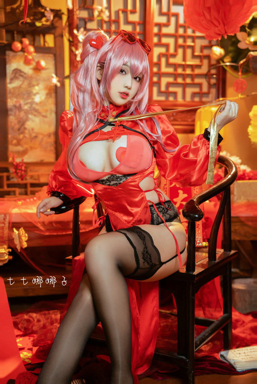 七七娜娜子 – 布莱默顿新春旗袍 [108P6V-771MB]-优选资源网