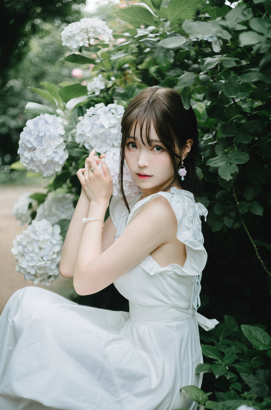 Ely_eee(ElyEE子) – Rainy Season 雨季繡球花 [31P2V-85MB]-优选资源网