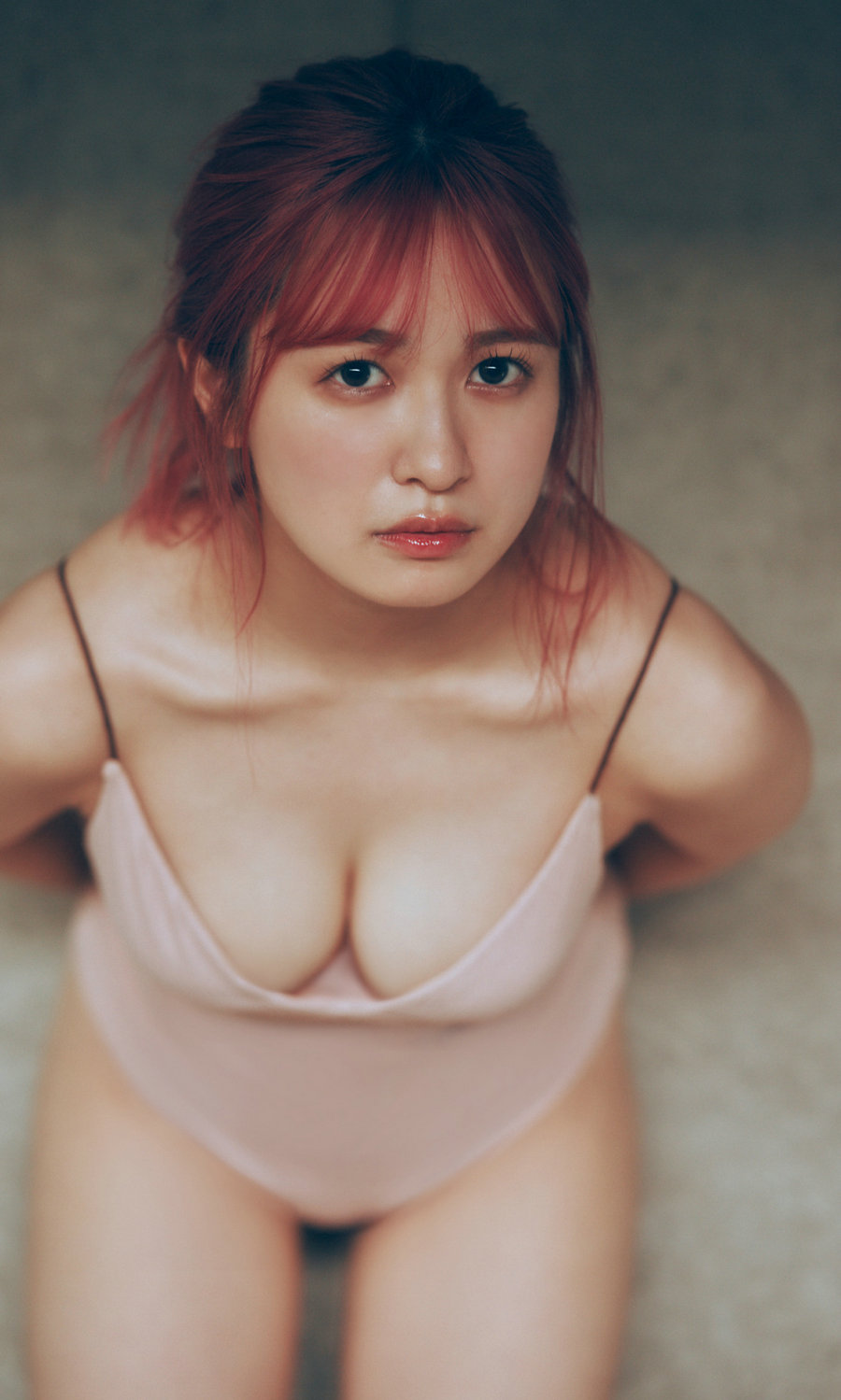 早川渚紗写真集「梅雨なピンクダーク」[50P34MB]-优选资源网