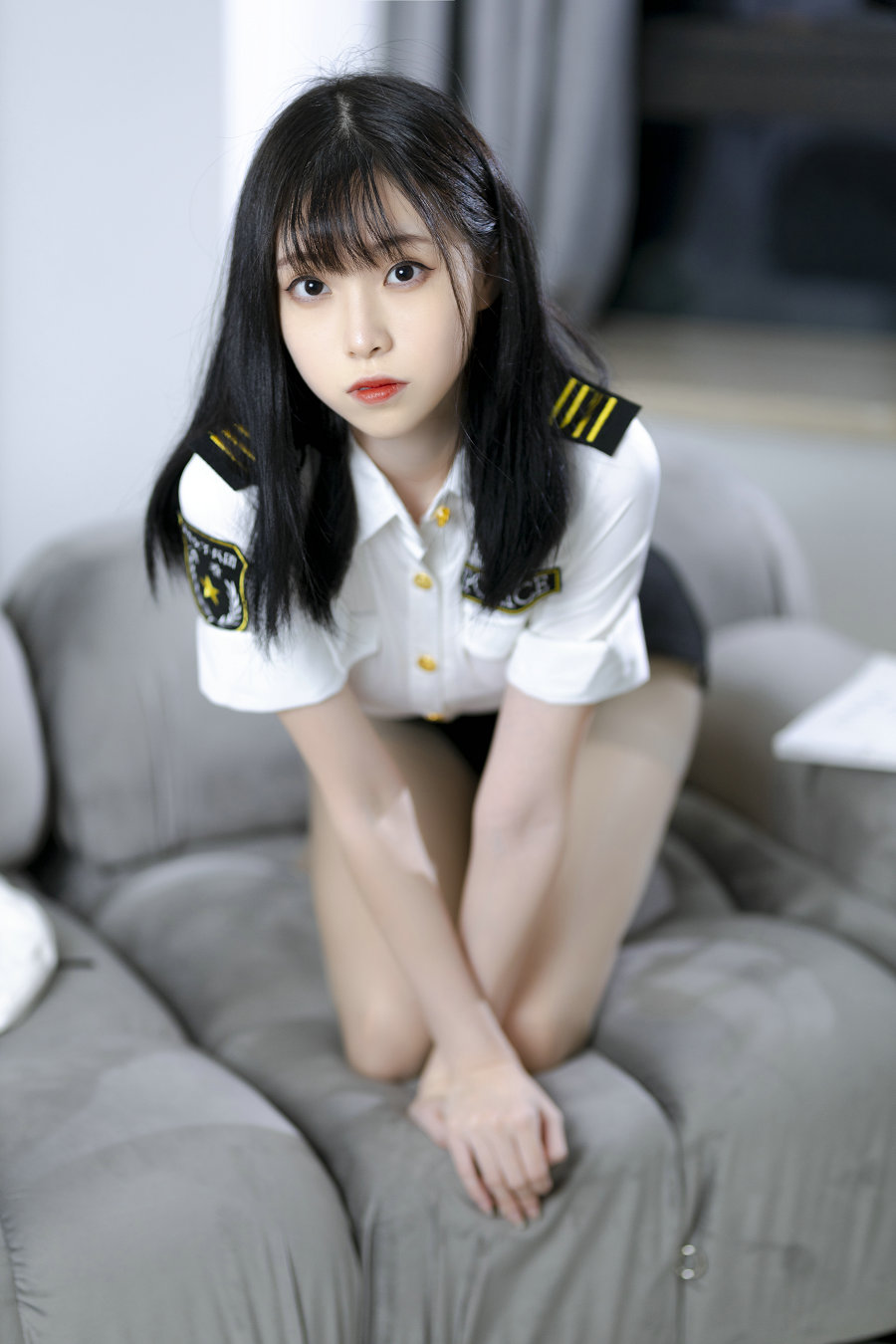 许岚(叁月life) – 灰丝制服 [40P-516MB]-优选资源网