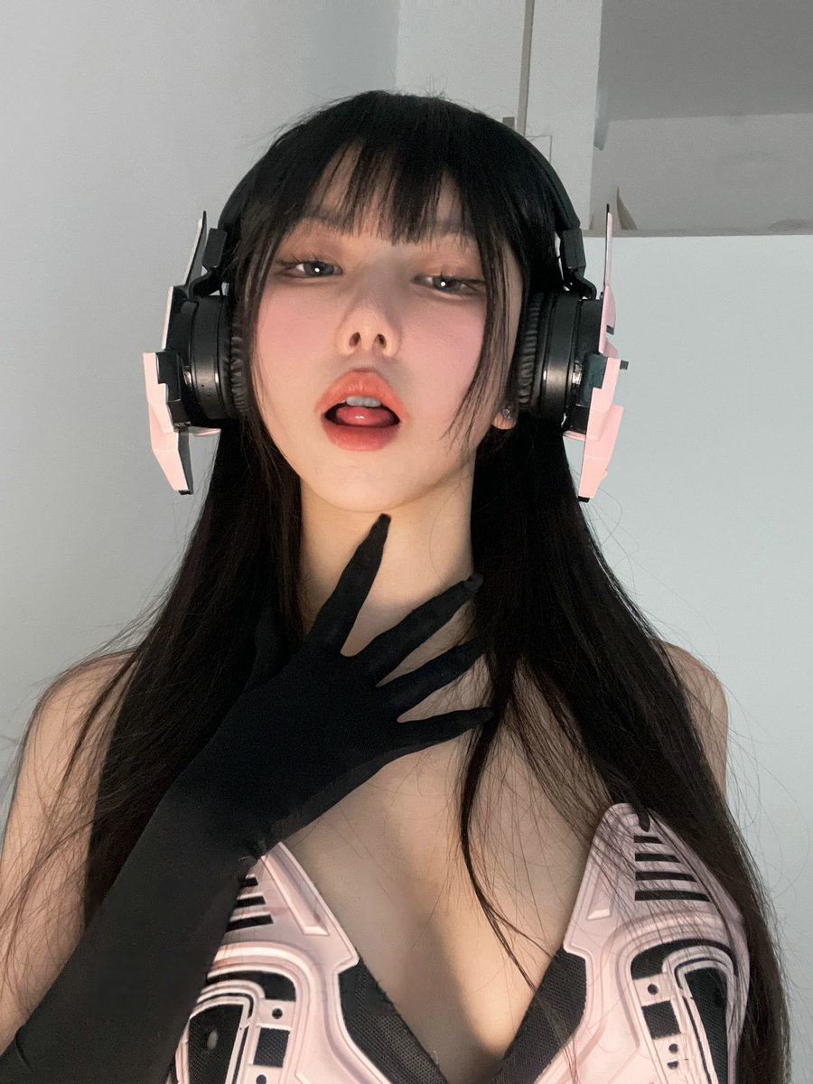 动漫博主果咩酱w – 粉色机甲 [30P2V-181MB]-优选资源网