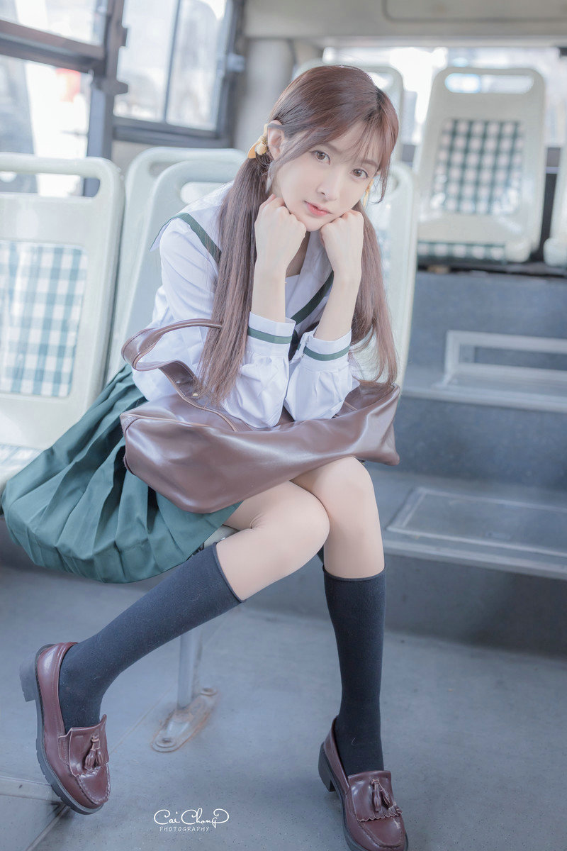王羽衫 – JK大巴 [20P-26MB]-优选资源网