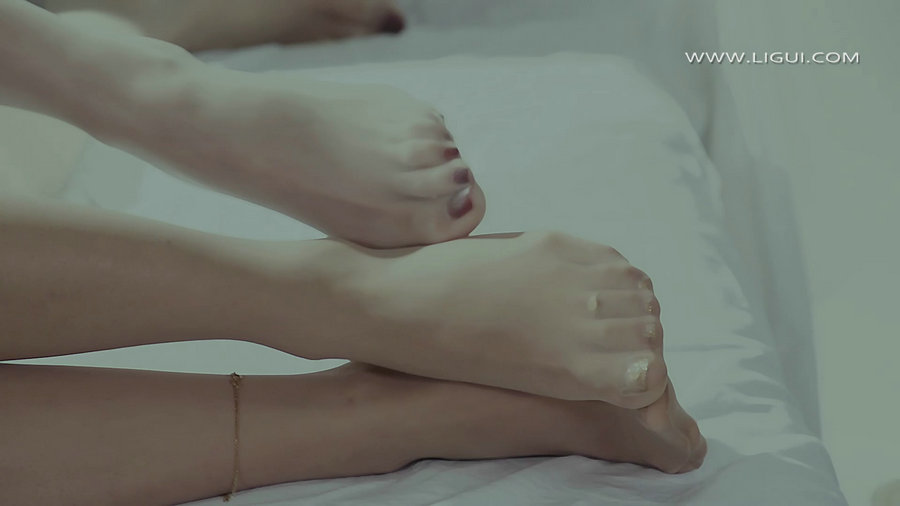 [Ligui丽柜]HD视频 2022.04.01 双生花-丝欲双生 兔子&汐汐 [MP4-529MB]-优选资源网