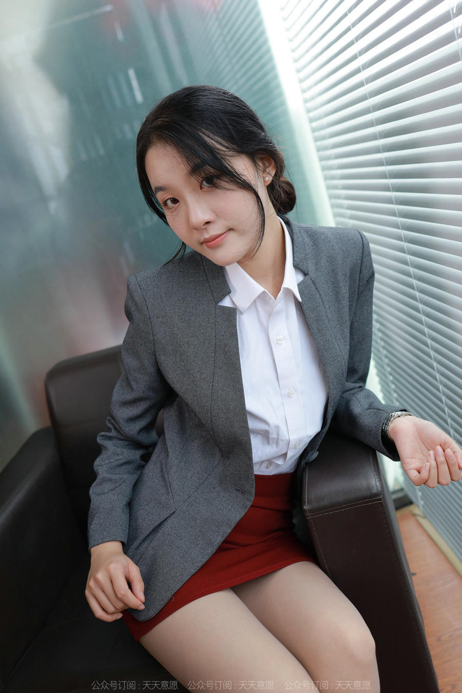 IESS异思趣向 – 模特：婉萍《迷人绯红》[93P-102MB]-优选资源网