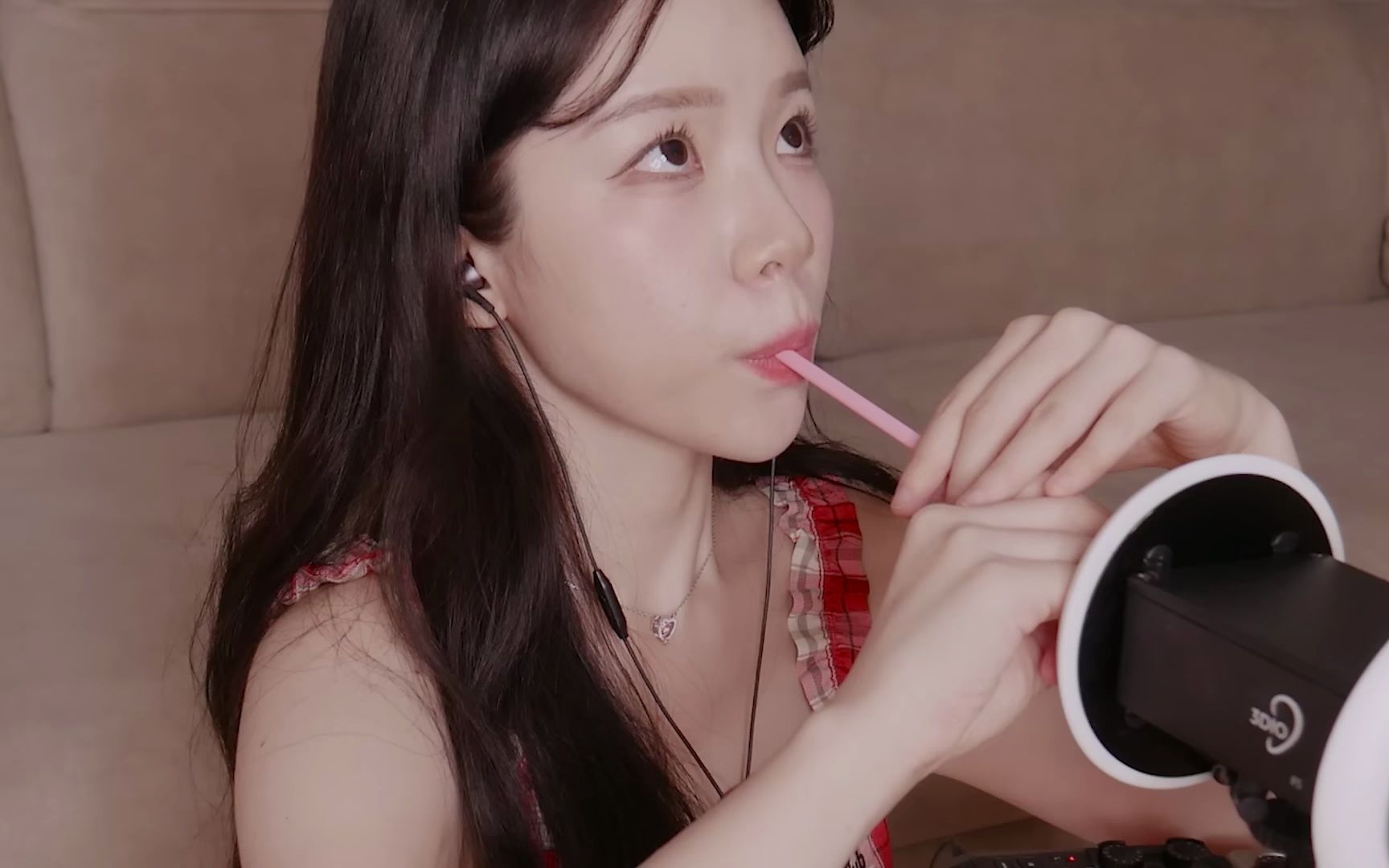 [yeonchu]纯享版吸管触发音，带你享受口腔音的放松效果-asmr yeonchu 연츄-优选资源网
