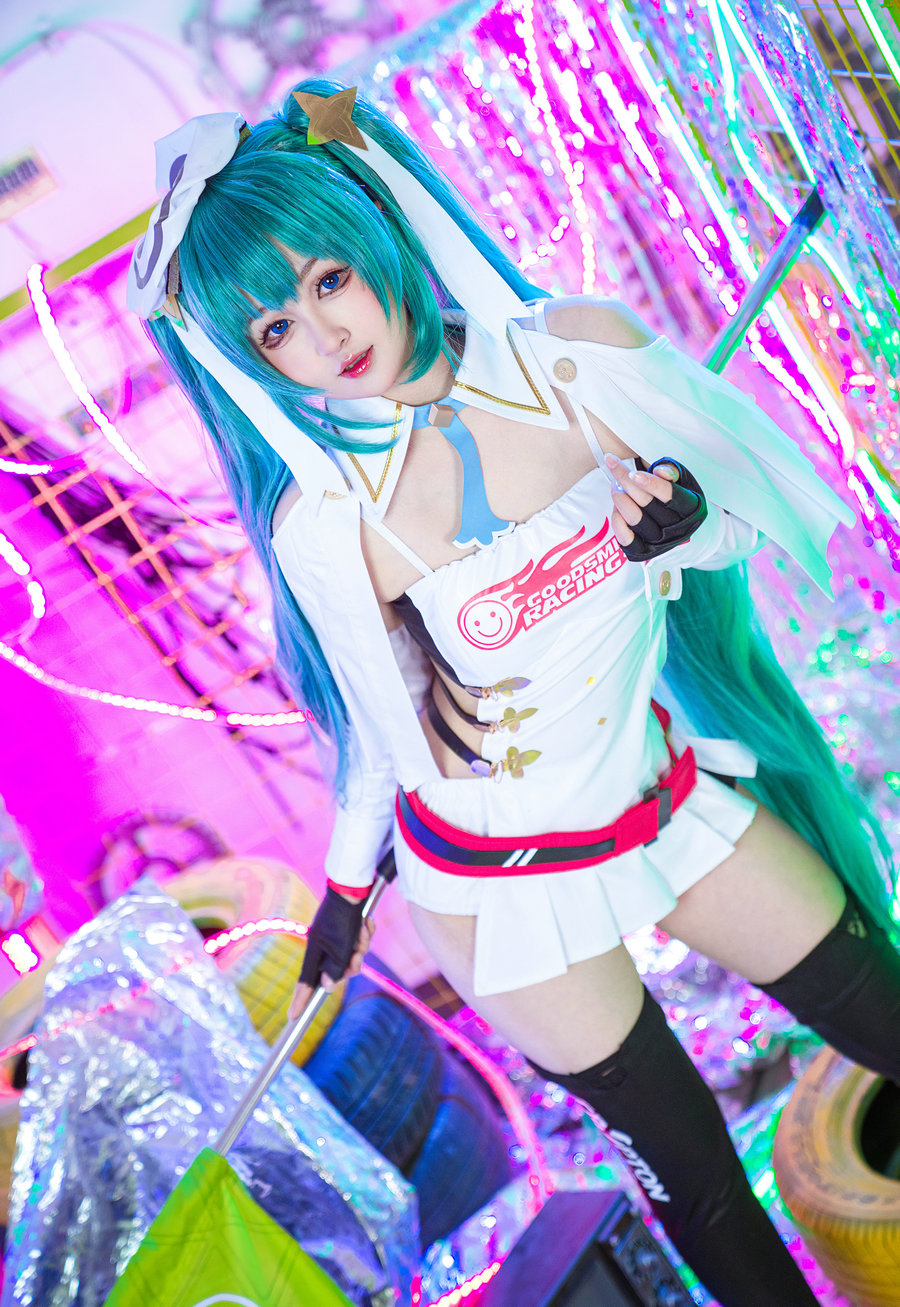 喵喵的喵吖 – 初音未来 [13P-89MB]-优选资源网