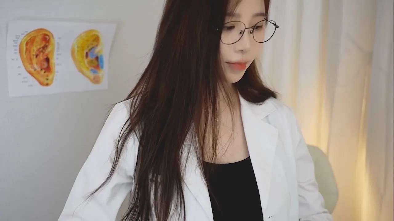 [允英]在学校保健室接受校医的温柔护理|角色扮演-允英yoon ying-优选资源网