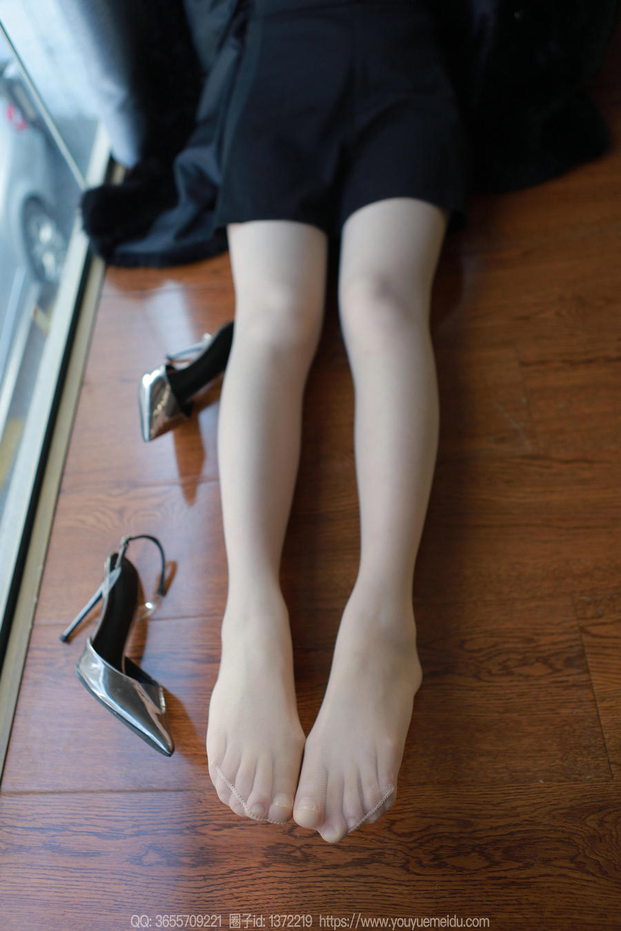 IESS异思趣向 – 模特：小婕《黑色大衣》[86P-71MB]-优选资源网