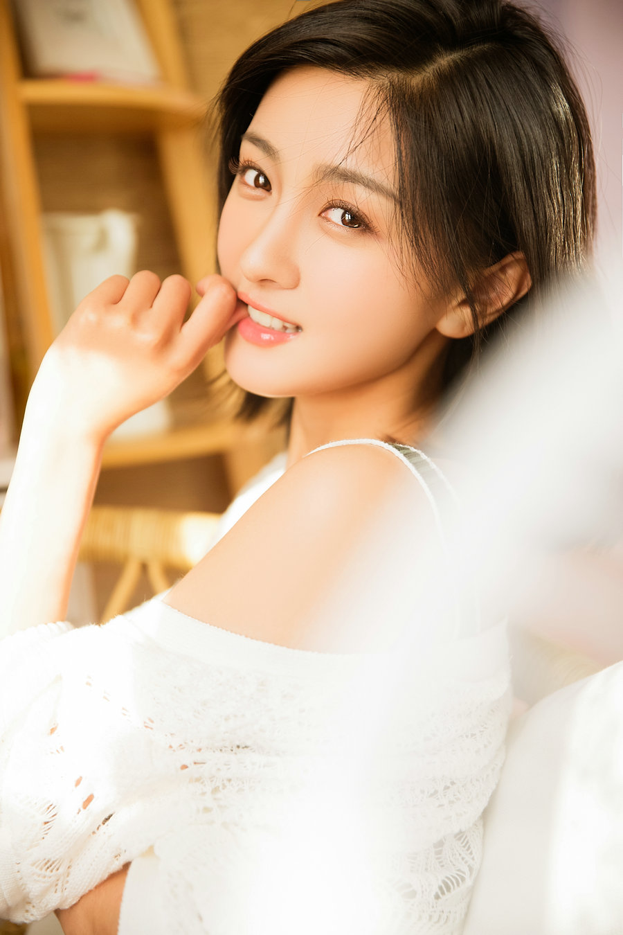 [YALAYI雅拉伊] 2023.02.01 No.999 像第一次遇见你 [27P-235MB]-优选资源网