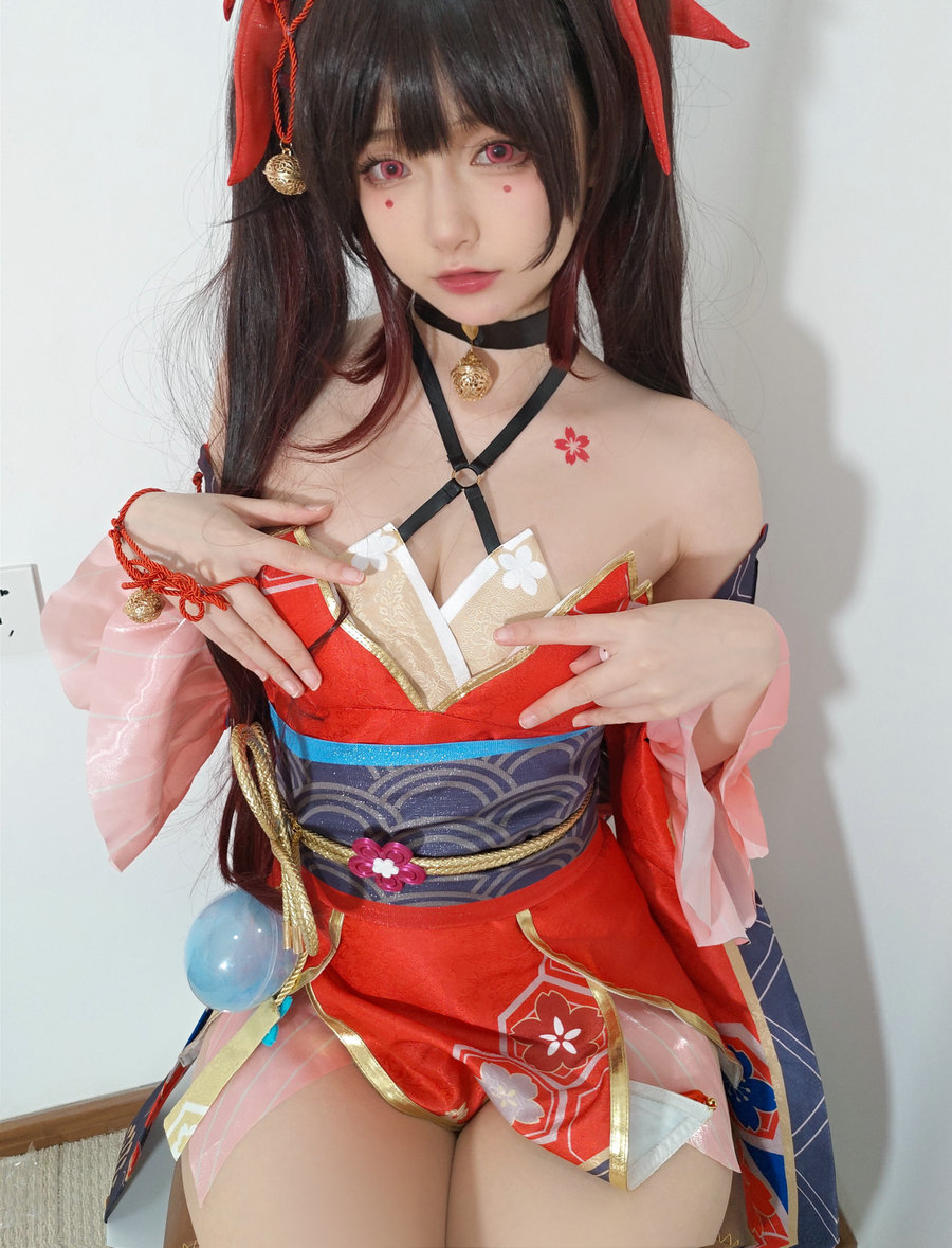 迷之呆梨(发条少女) – 花火 [66P3V-631MB]-优选资源网