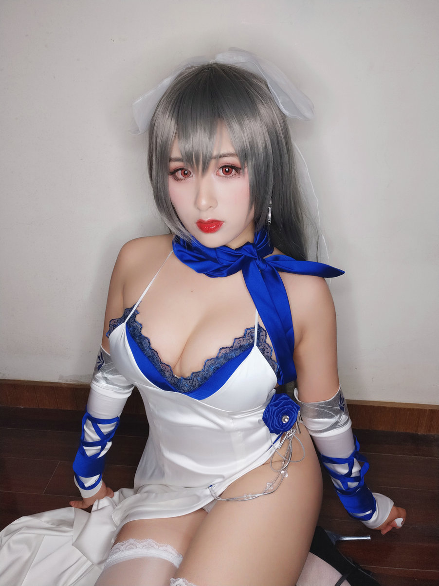 柘烟_Zuken – 路易九世礼服自拍 [39P2V-166MB]-优选资源网