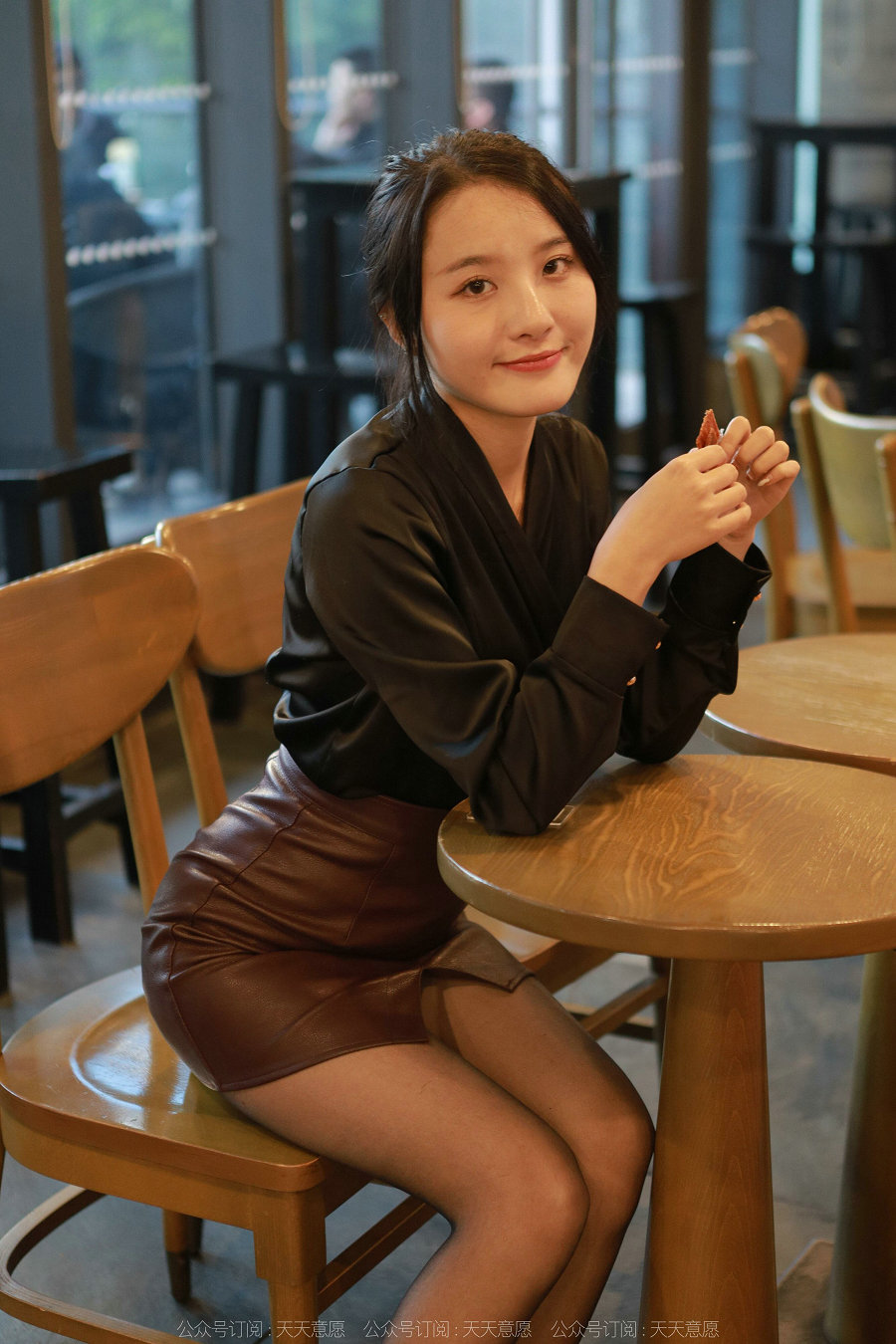 IESS异思趣向 – 模特：婉萍《褐色皮裙》[89P-144MB]-优选资源网