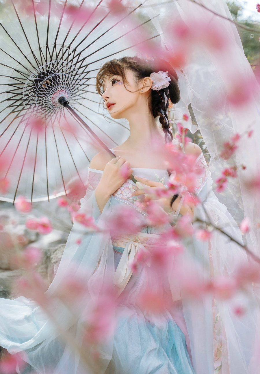 紫氯氯 – 二月梅花 [18P-81MB]-优选资源网