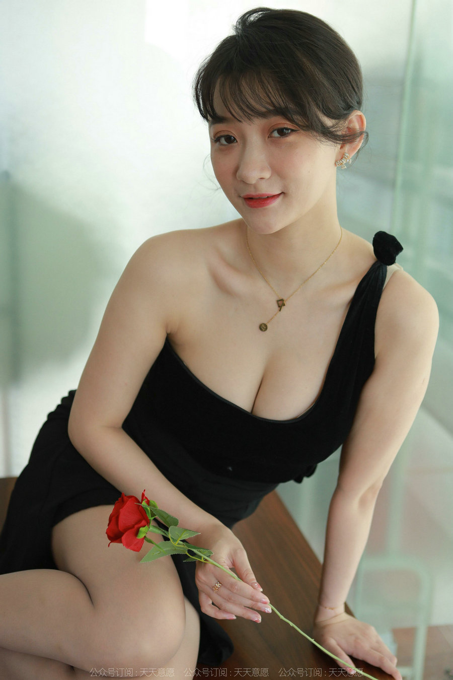 IESS异思趣向 – 模特：秋秋《姓感红玫瑰》[97P-122MB]-优选资源网