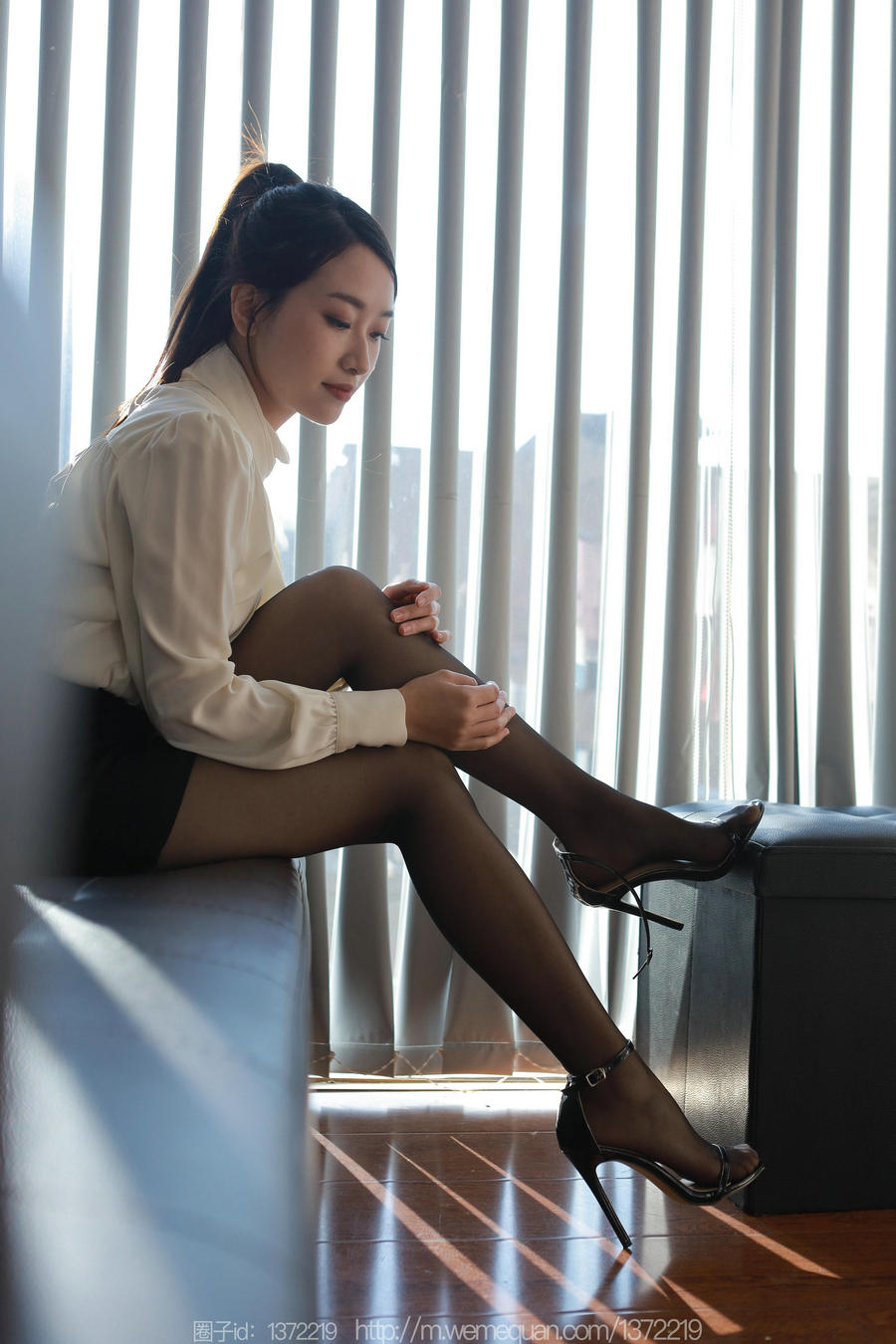 IESS异思趣向 – 模特：小婕《镜前佳人》[83P-85MB]-优选资源网