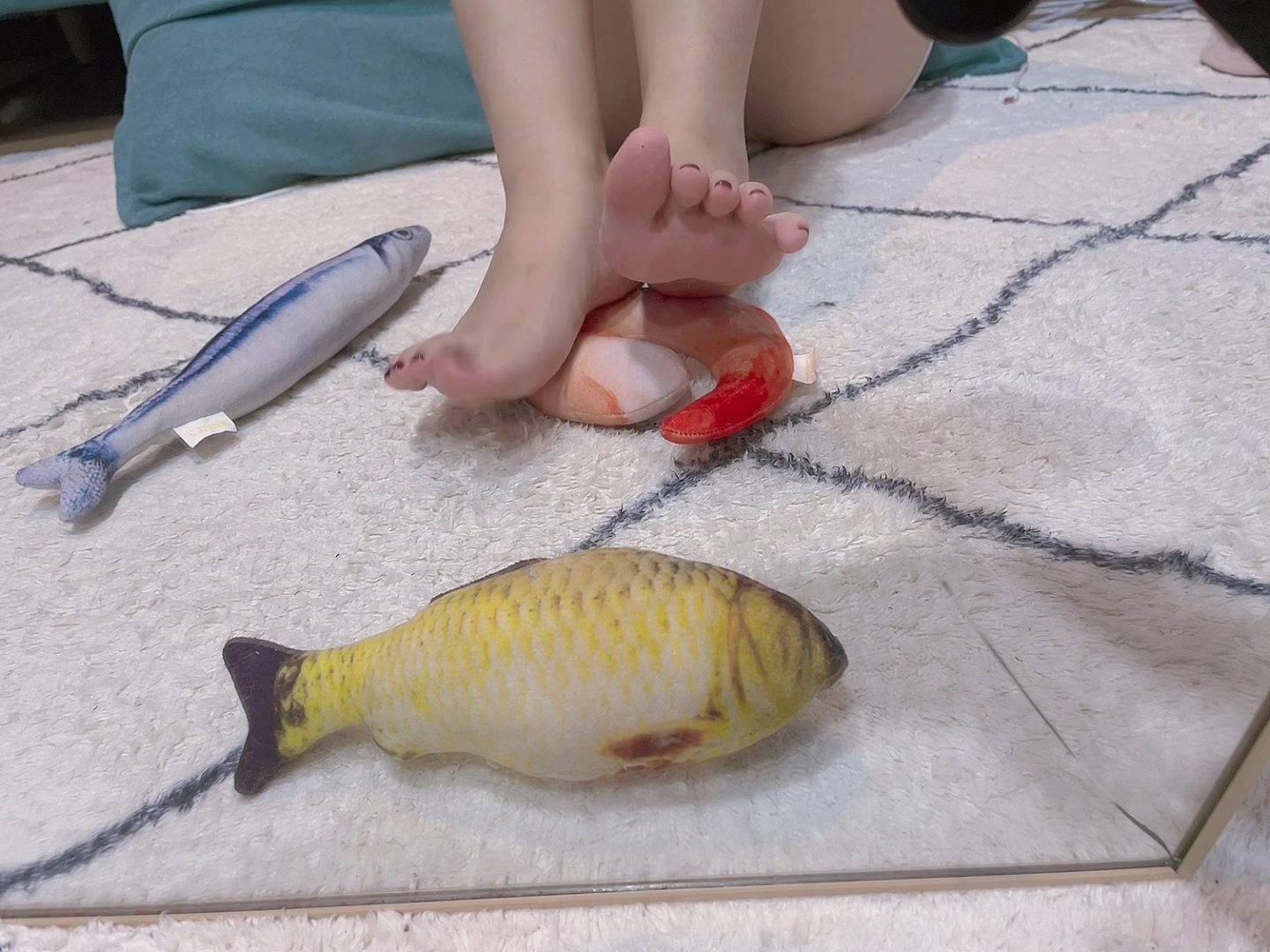 地瓜小盆友 – 果足海鲜 [MP4-236MB]-优选资源网