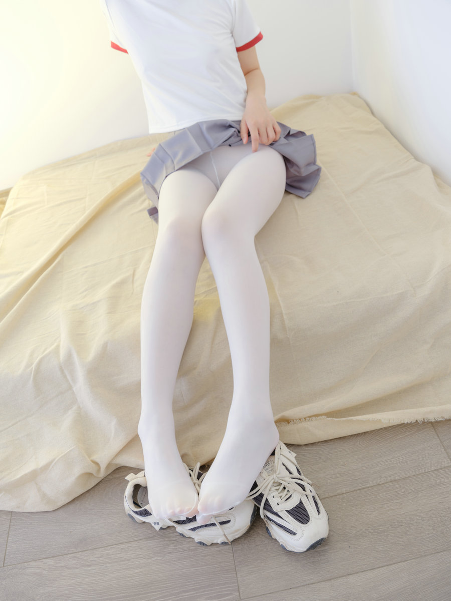 森萝财团写真 – 小樱试拍 03E4K [121P1V-6.40G]-优选资源网