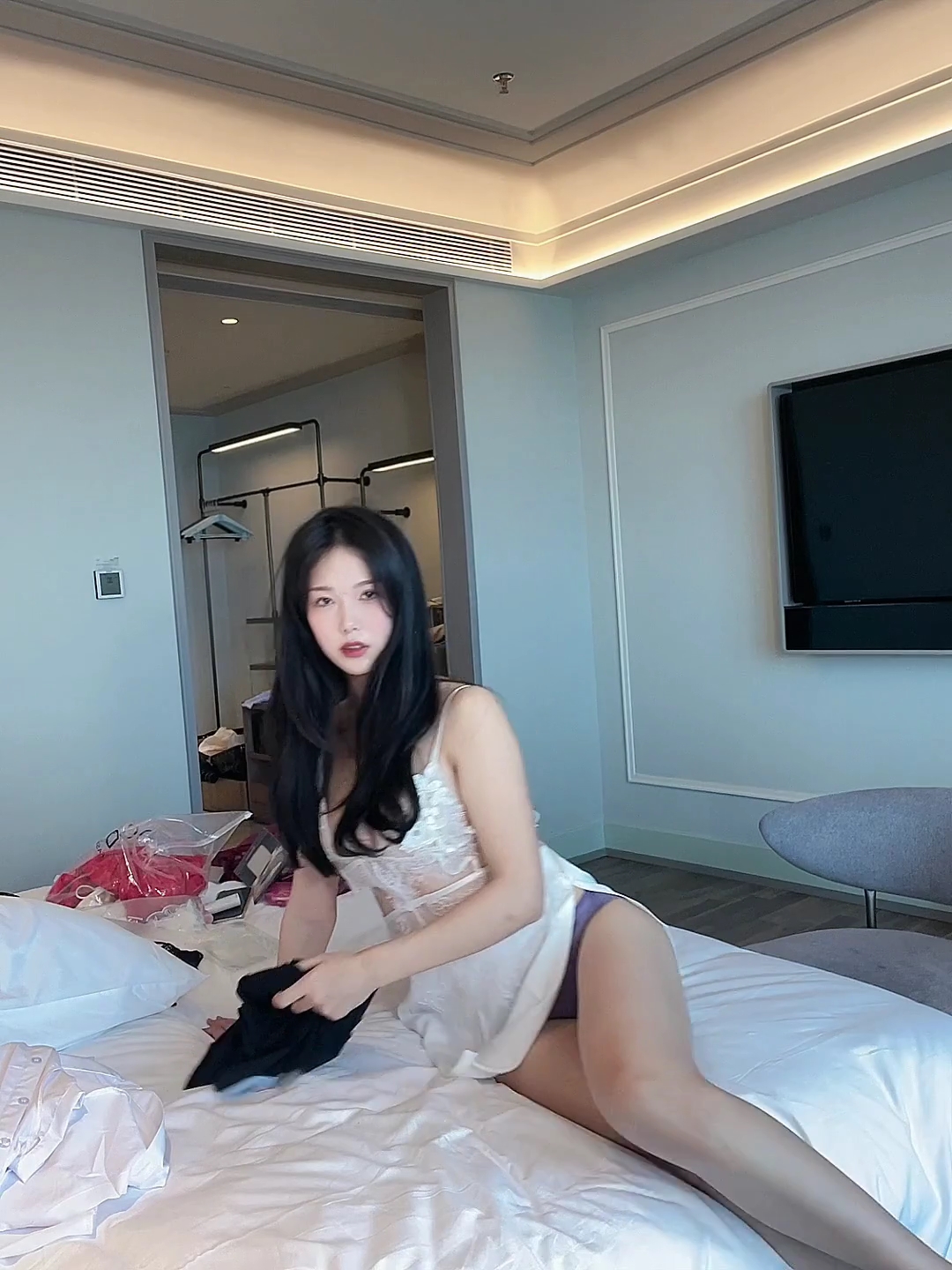 抖娘-利世视频 – 强上人妻 [MP4-174MB]-优选资源网