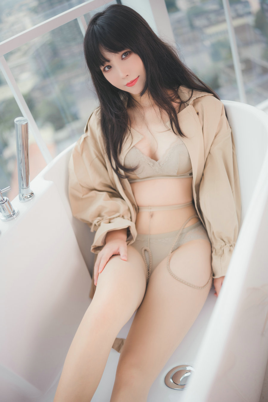 Cosplay汪知子 – 风衣 [52P-168MB]-优选资源网