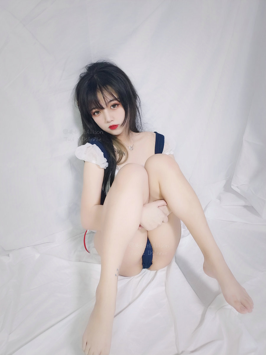 安妮 – 白雪姬泳装 [30P-48MB]-优选资源网